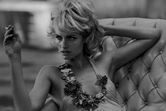 #4. Italian Vogue, Psycho, Amber Valletta, Apr 2004. Photographer: Peter Lindbergh