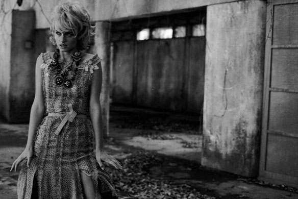 #6. Italian Vogue, Psycho, Amber Valletta, Apr 2004. Photographer: Peter Lindbergh