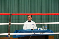 Фотография бокового судьи за рингом
