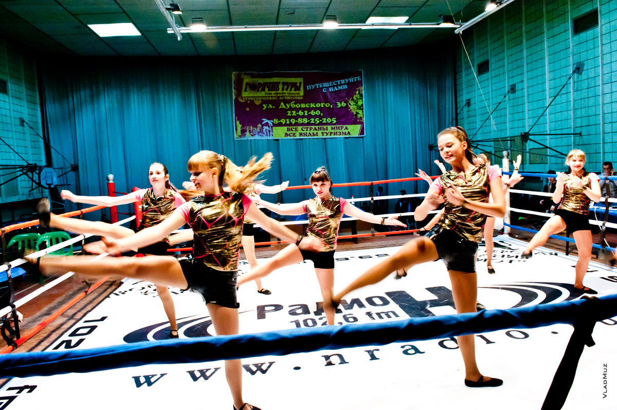 Фото танцев на арене спортклуба «Атланта-Спорт» на Соцгороде в Новочеркасске