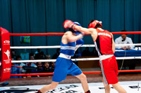 Динамичное фото боксеров во время боя