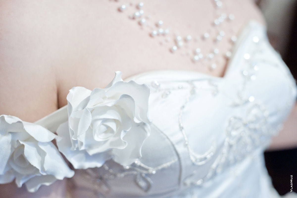 Фото цветочных деталей свадебного платья