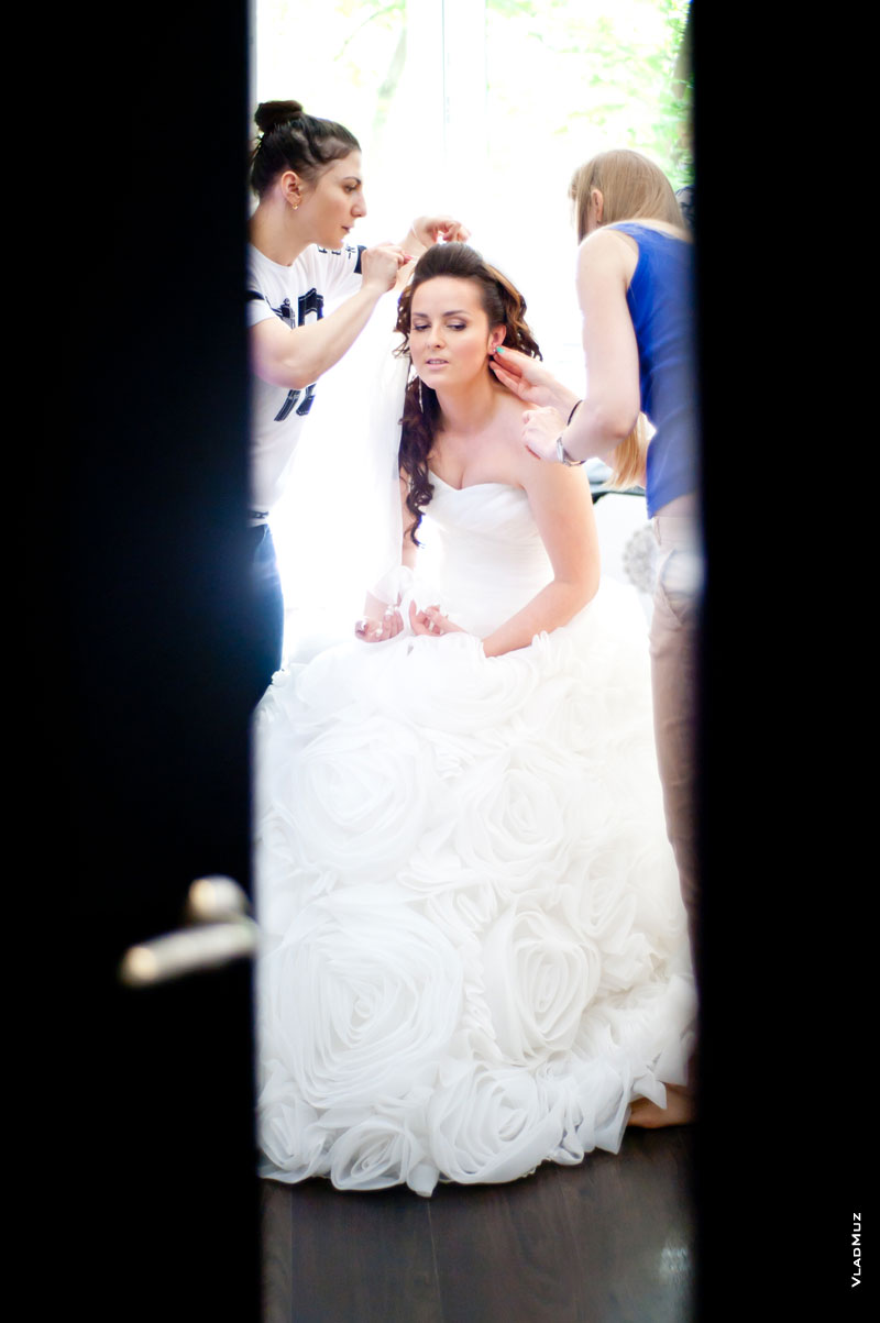 Фото, как подглядывание за подготовкой невесты к свадьбе