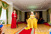 Фото боярыни и Императрицы Екатерины Великой во время официальной церемонии регистрации брака в Дворцовом павильоне 1825 года