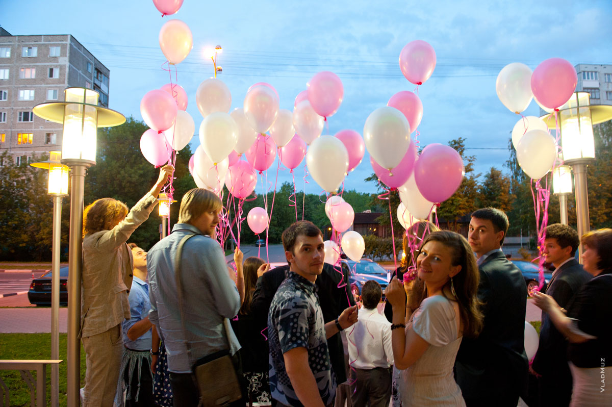 Фото финала свадебного вечера с воздушными шарами