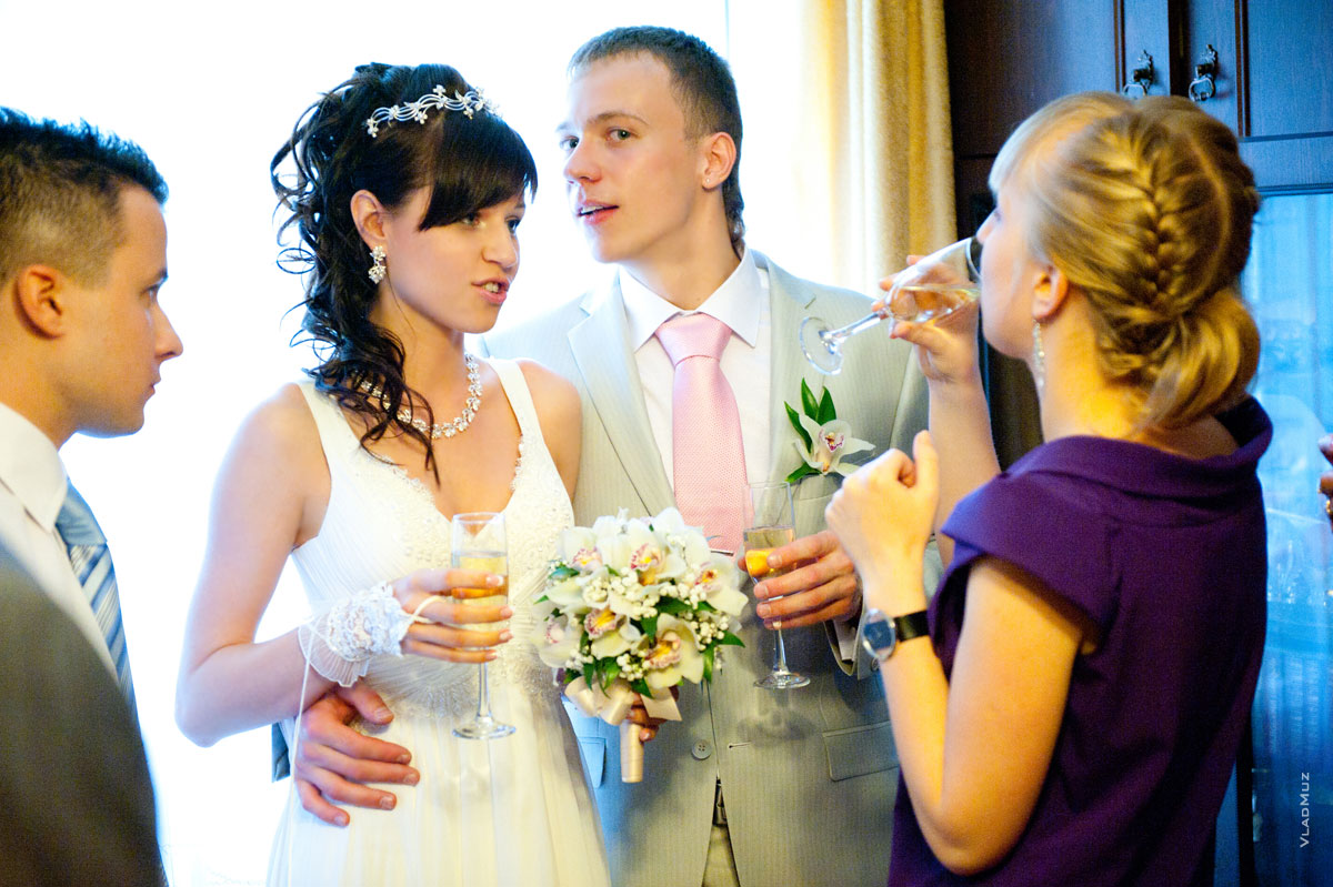 Фото свадебного разговора жениха и невесты
