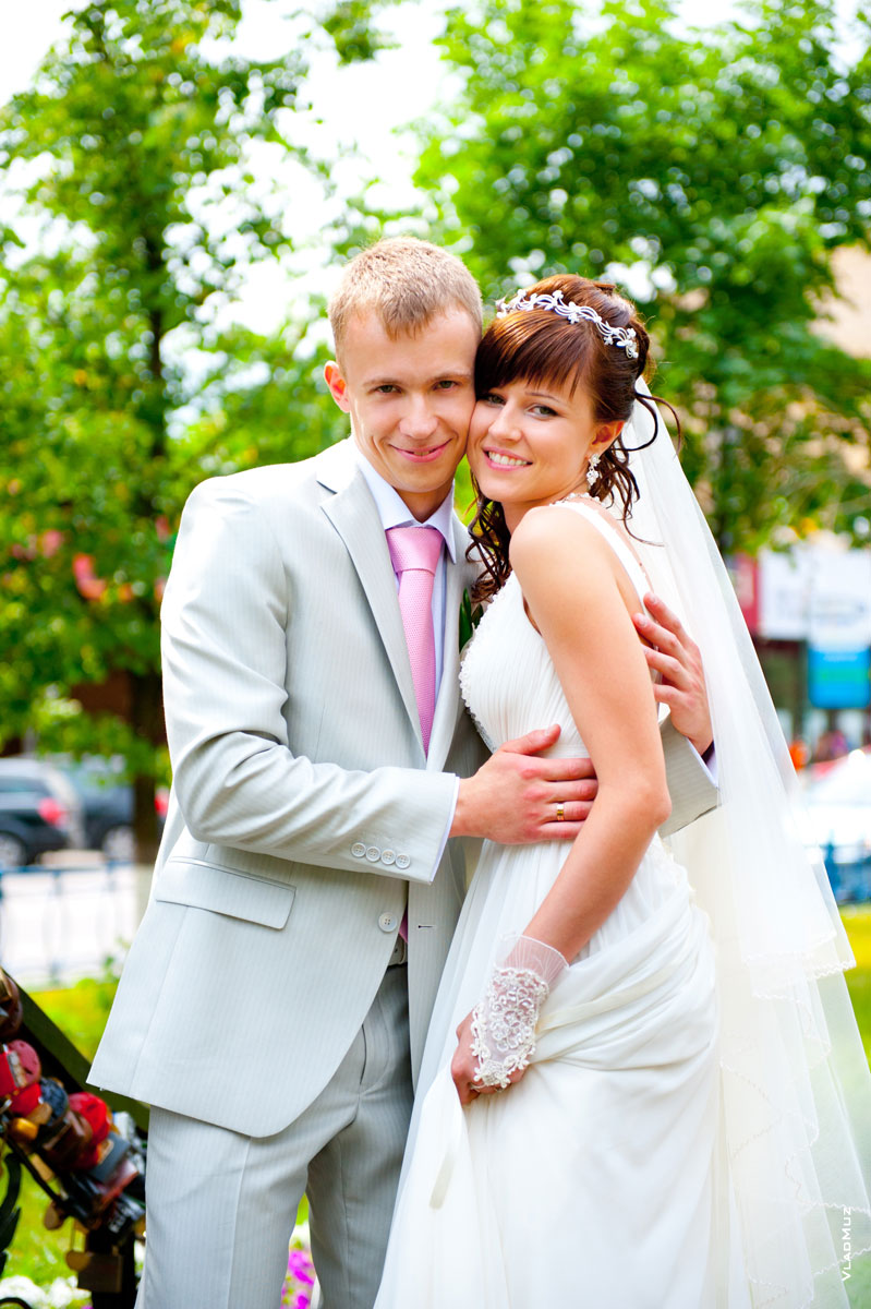 Свадебный фотопортрет жениха и невесты