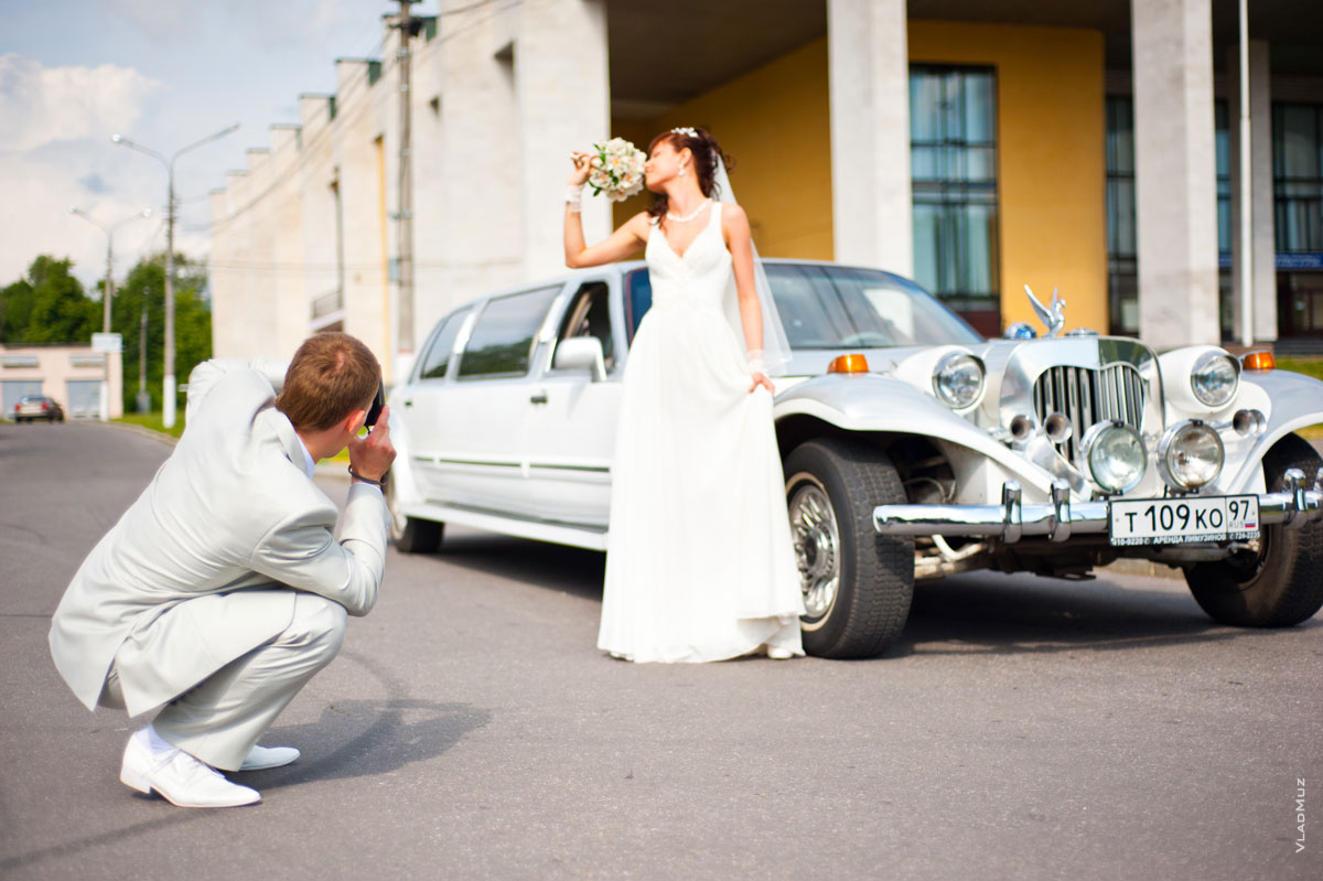 Фото 65 - невеста у лимузина позирует естественно, как топ-модель