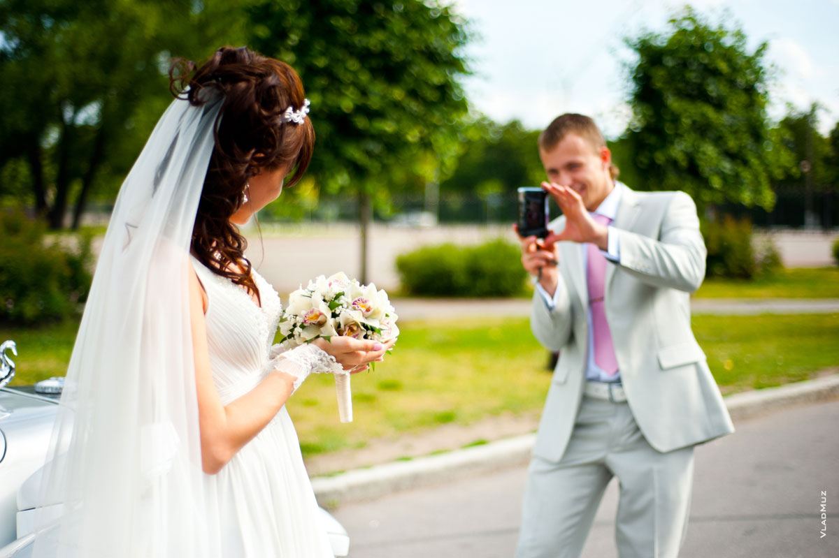 Фотосюжет, в котором свадебный фотограф - это жених