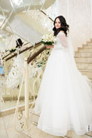 Свадебное фото невесты в полный рост в ЗАГСе г. Железнодорожного Московской области