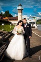 Свадебные фото на фоне маяка ресторана «Белый берег» (Московская область, Раменский район, с. Верхнее Мячково)