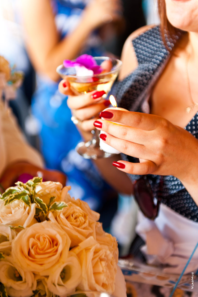Фото 23 из галереи «Свадьба в «Малибу» - свадебные свечи, цветы и шампанское