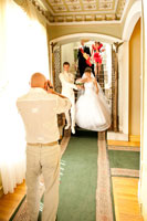 Фото жениха и невесты перед выходом из ЗАГСа в Новочеркасске