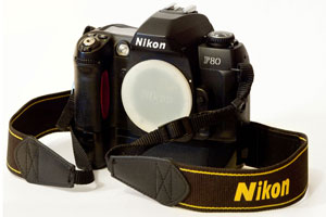 Пленочная фотокамера Nikon F80
