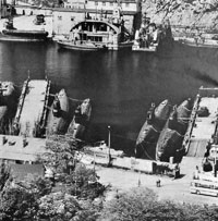 Дизельные подводные лодки в Балаклавской бухте, конец 1960-х годов
