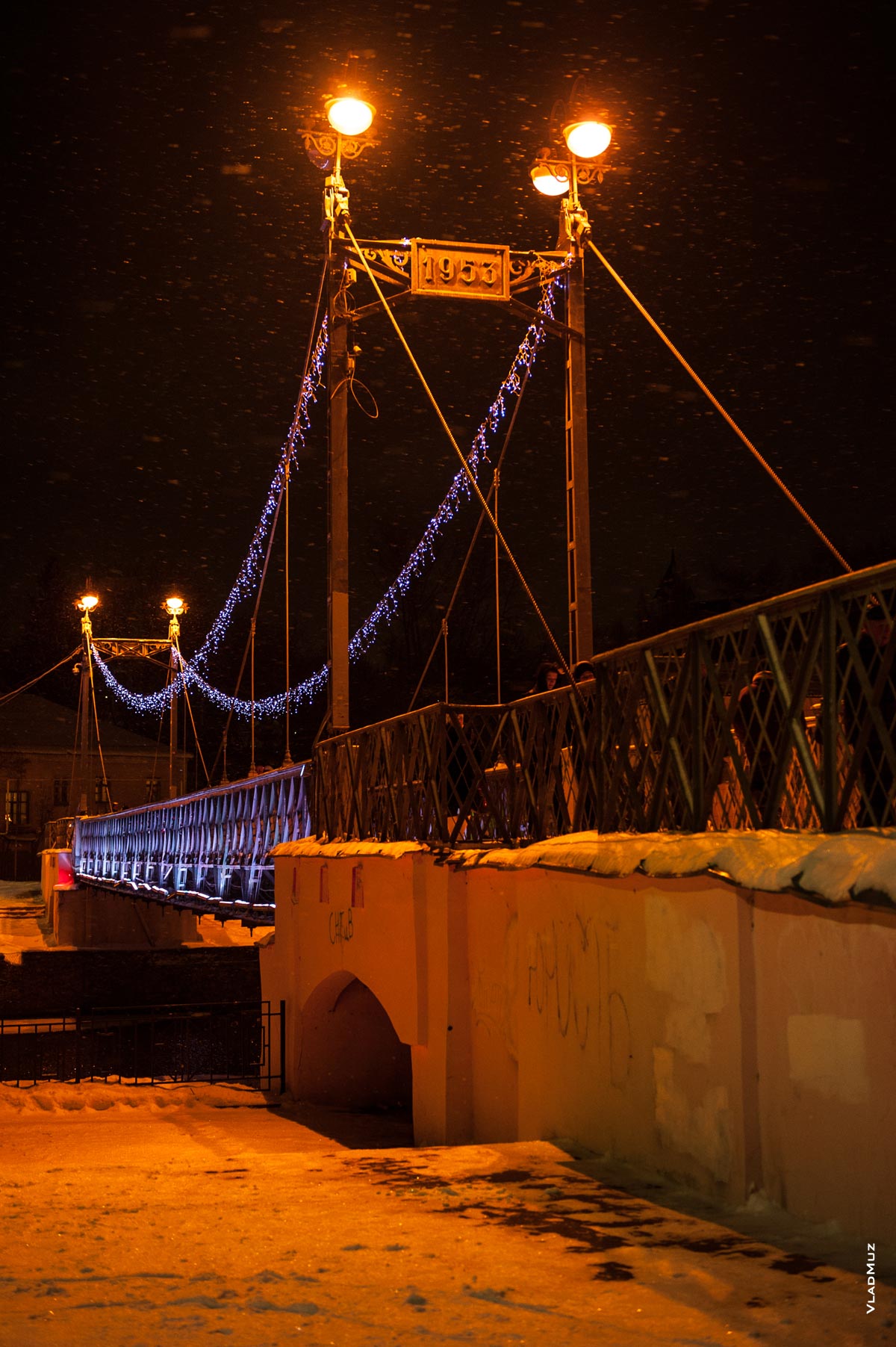 Фото Банного моста в Иваново ночью с подсветкой