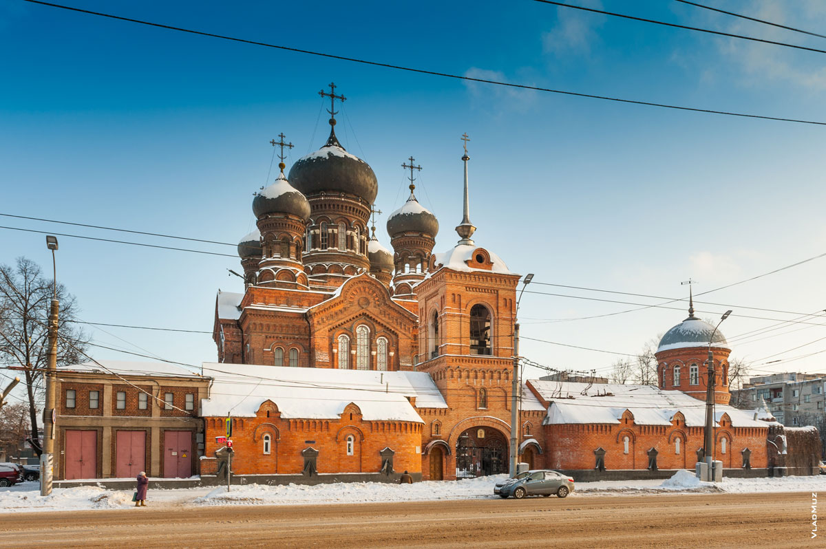 Фото церкви Введения в Иваново, колокольни, дома причта, башни Введенского монастыря