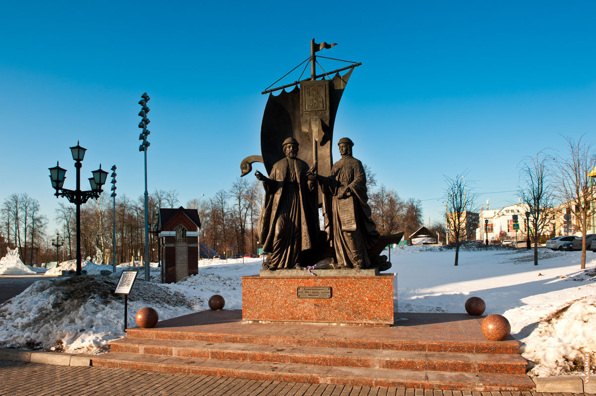 Памятник святым благоверным князю Петру и княгине Февронии Муромским в Ижевске