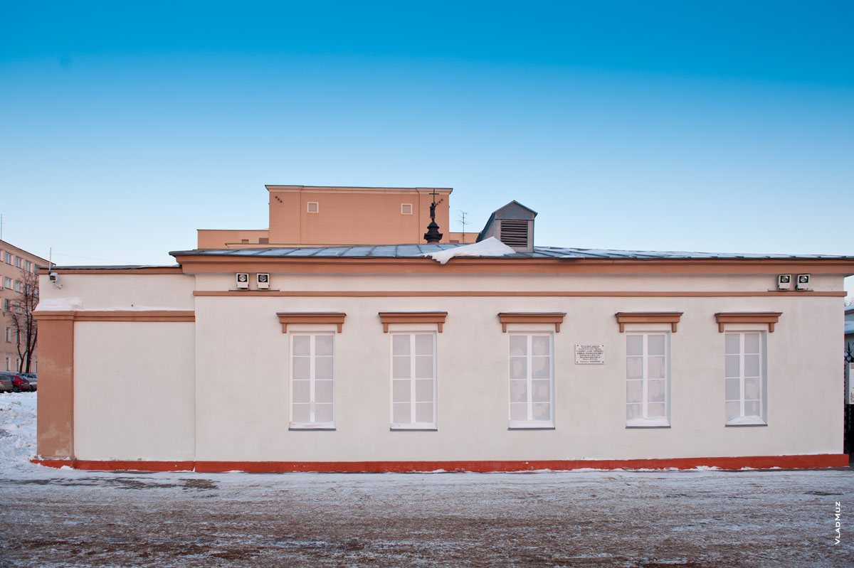 Фото старейшего здания города Ижевска, музея оружия «Ижмаш»