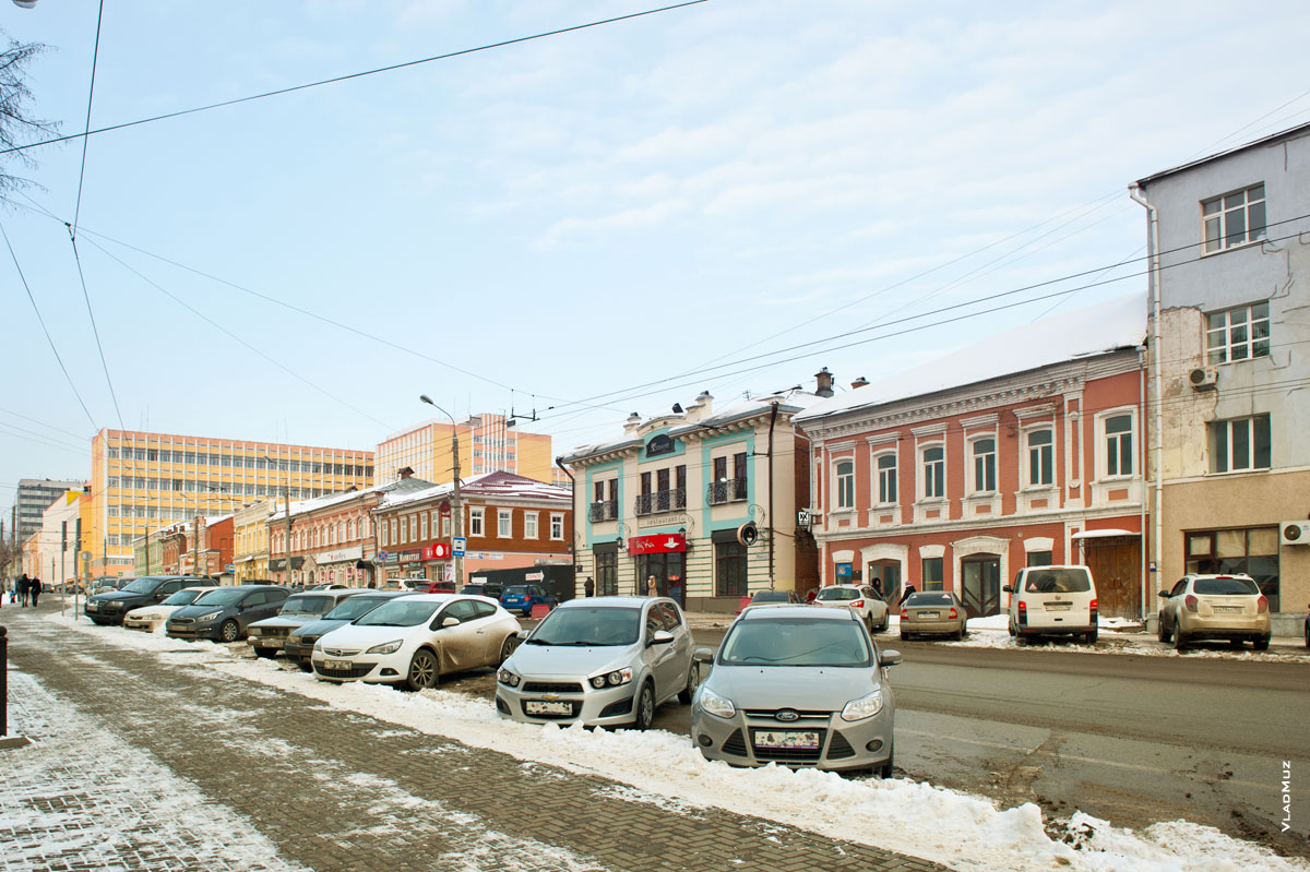 Фото ансамбля купеческих зданий на ул. Горького в Ижевске