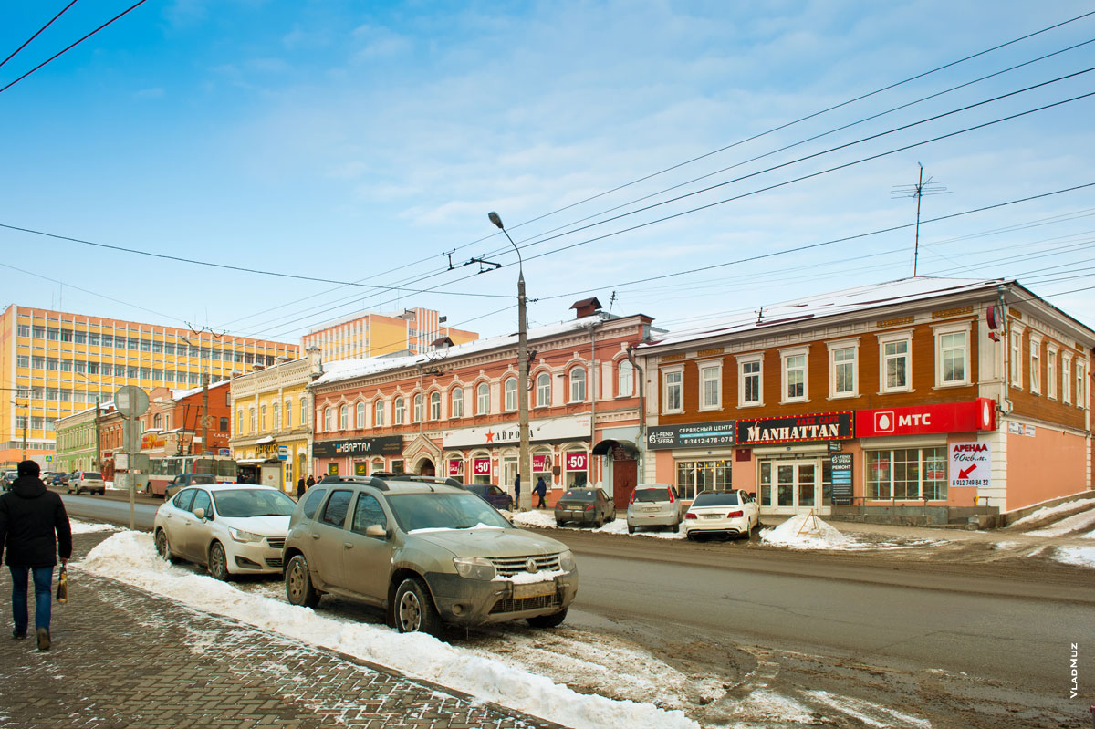 Фото 2-х этажных купеческих домов на ул. Горького в Ижевске