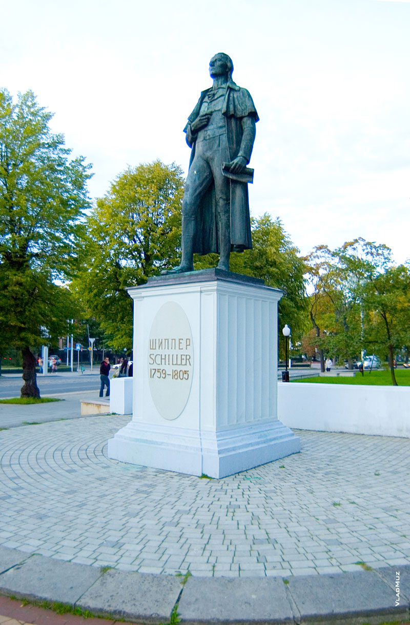 Памятник Шиллеру