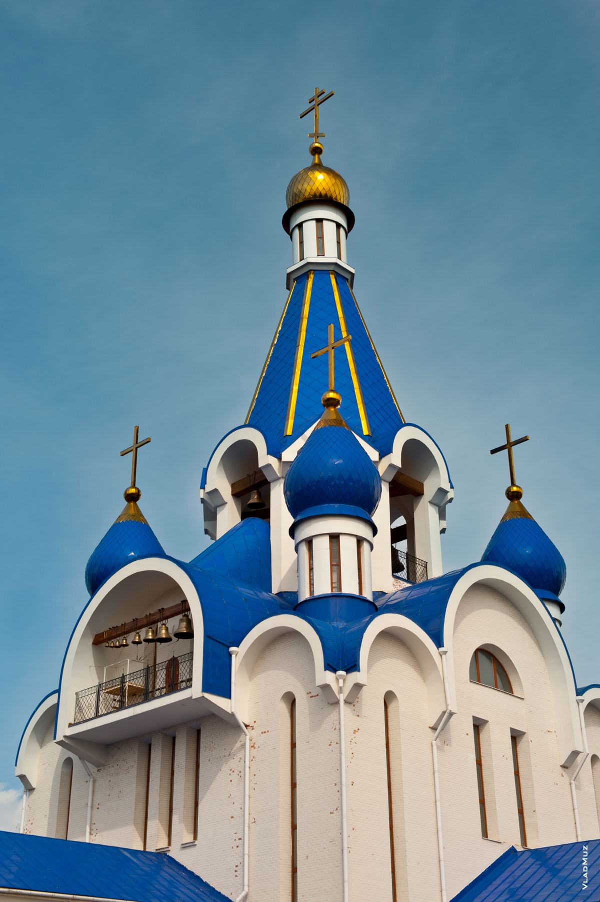HD-фото куполов Богородицерождественского храма в Костино (г. Королёв)
