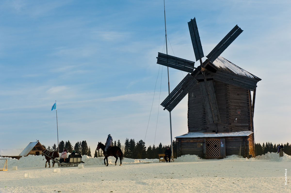 Фото ветряной мельницы в «Лудорвае» зимой