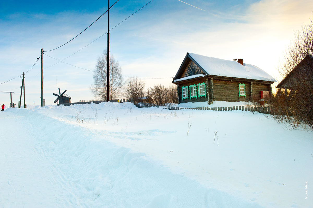 Зимний фотопейзаж, изба-читальня в «Лудорвае»