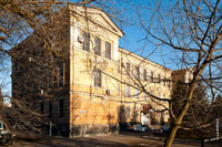 Прекрасное 3-х этажное каменное здание на Михайловской улице (ныне здание Машиностроительного колледжа)