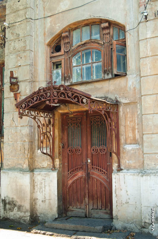 Фото старинной входной группы в дом, г. Новочеркасск, ул. Дубовского