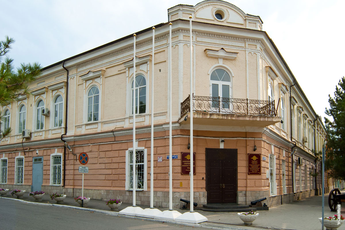 Фото здания новочеркасского Суворовского училища МВД