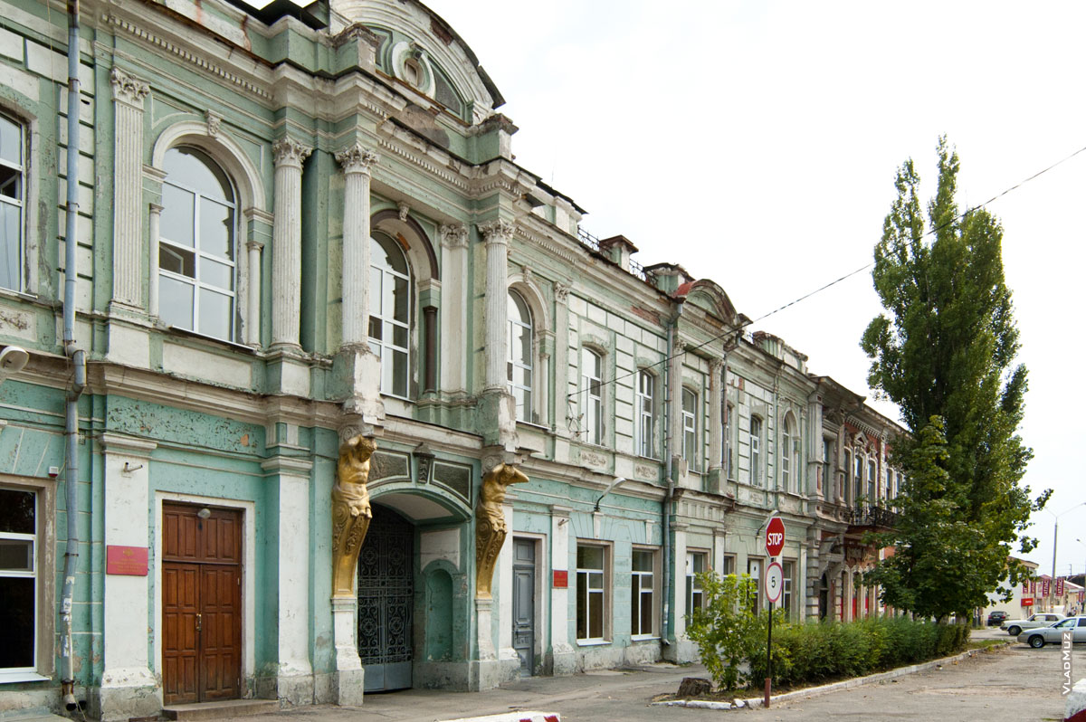 Военный госпиталь в Новочеркасске располагается в одном из самых красивых зданий города