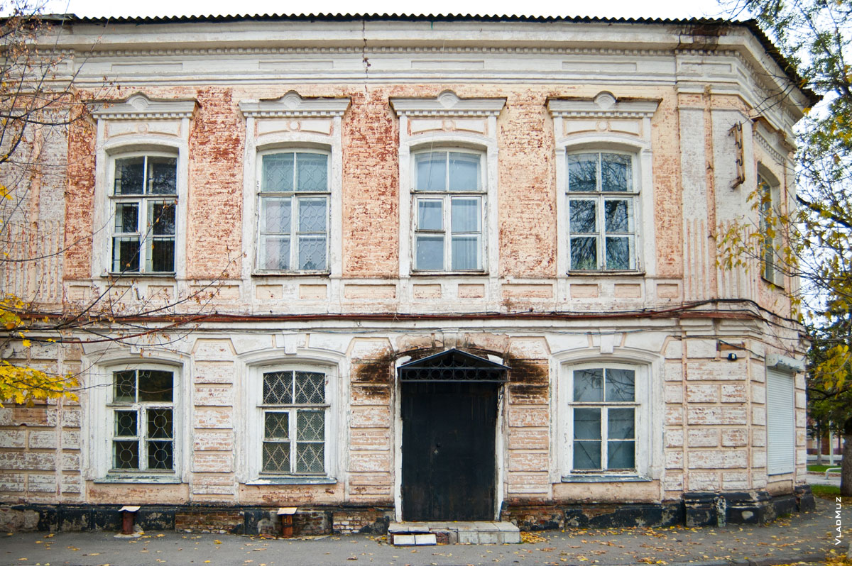 Фотография здания на Дворцовой улице в Новочеркасске