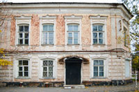 Здание на Дворцовой улице в Новочеркасске