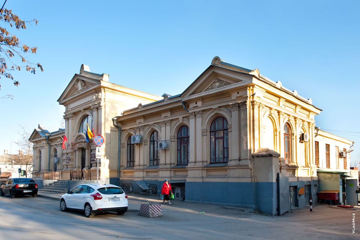 Фото здания бывшей Городской Думы Новочеркасска с другого ракурса