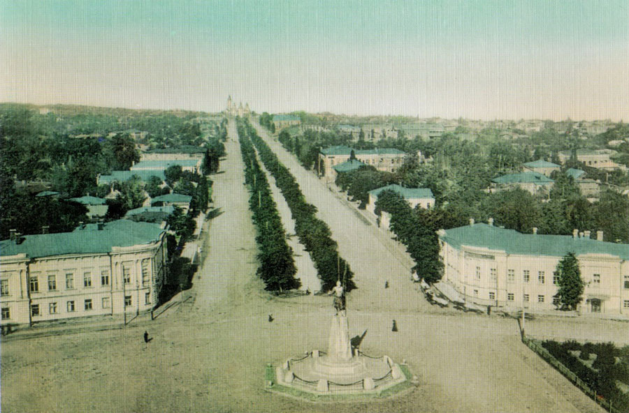 Старинная открытка с видом Новочеркасска на Ермаковский проспект
