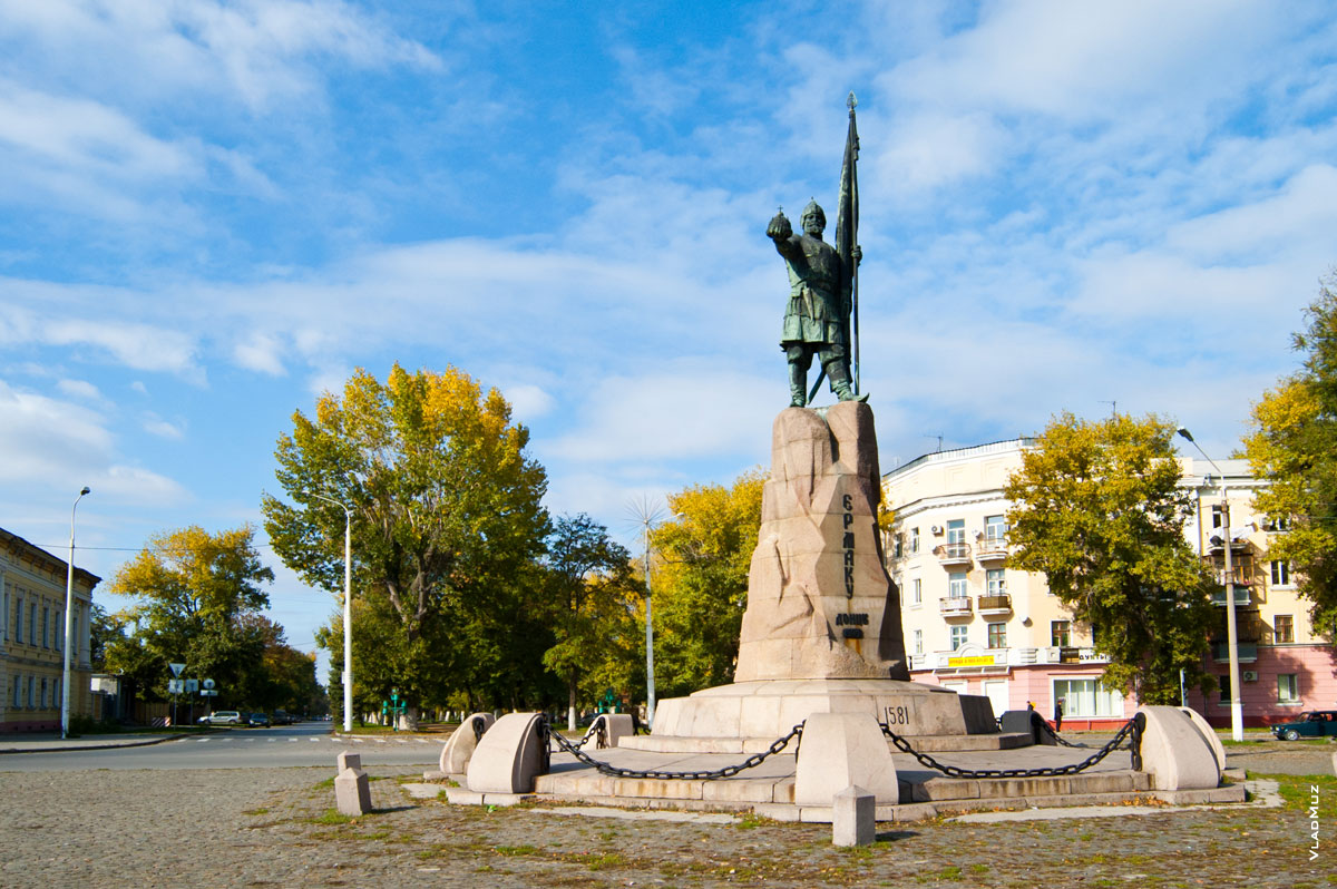 Фото памятника Ермаку в Новочеркасске