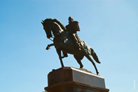 Фото атамана Платова верхом на коне в бронзе крупным планом