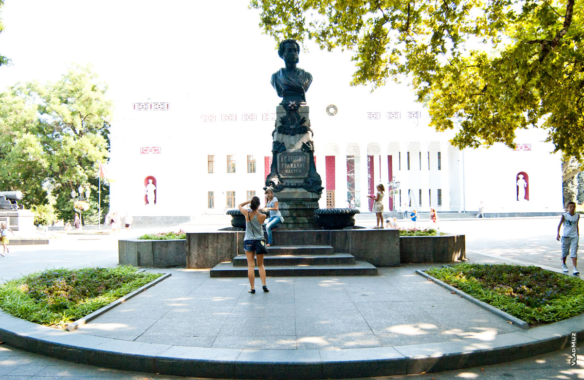 Фото 29 города Одессы - памятник Пушкину на Приморском бульваре
