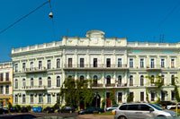 В этом доме на Екатерининской площади самые высокие в Одессе потолки