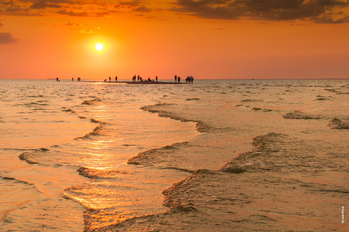 Закат на Павло-Очаковской косе, летний морской фотопейзаж