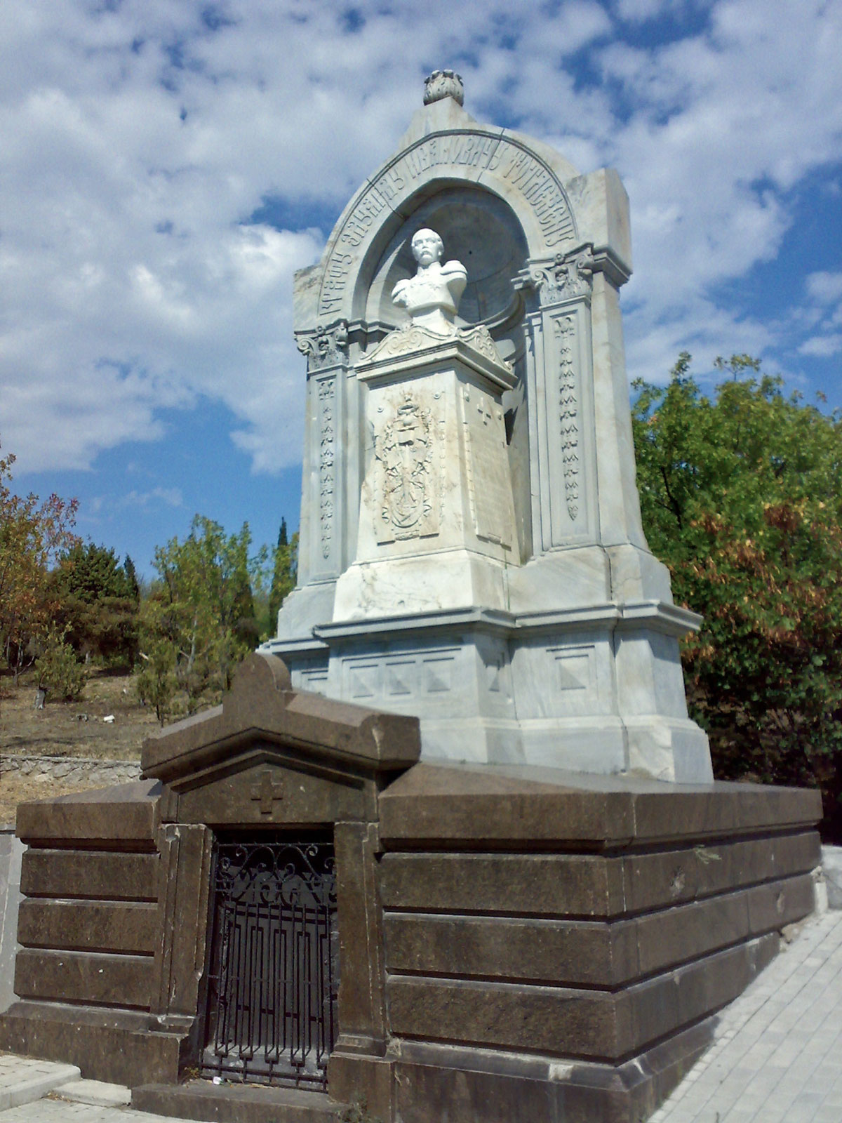 Могила графа Эдуарда Ивановича Тотлебена в Севастополе