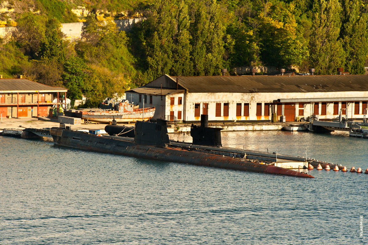 Фото подводных лодок в Южной бухте Севастополя