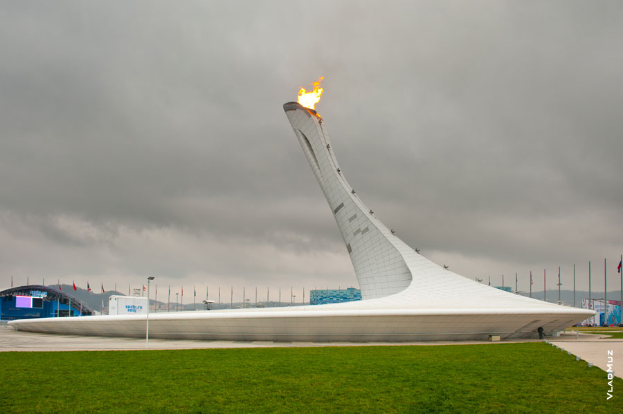 Фото Олимпийского огня «Сочи 2014» в Олимпийском парке