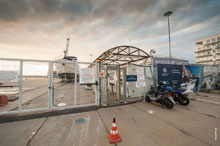 Фото входа в зону сервисного обслуживания и сухой стоянки яхтенного порта «Имеретинский»